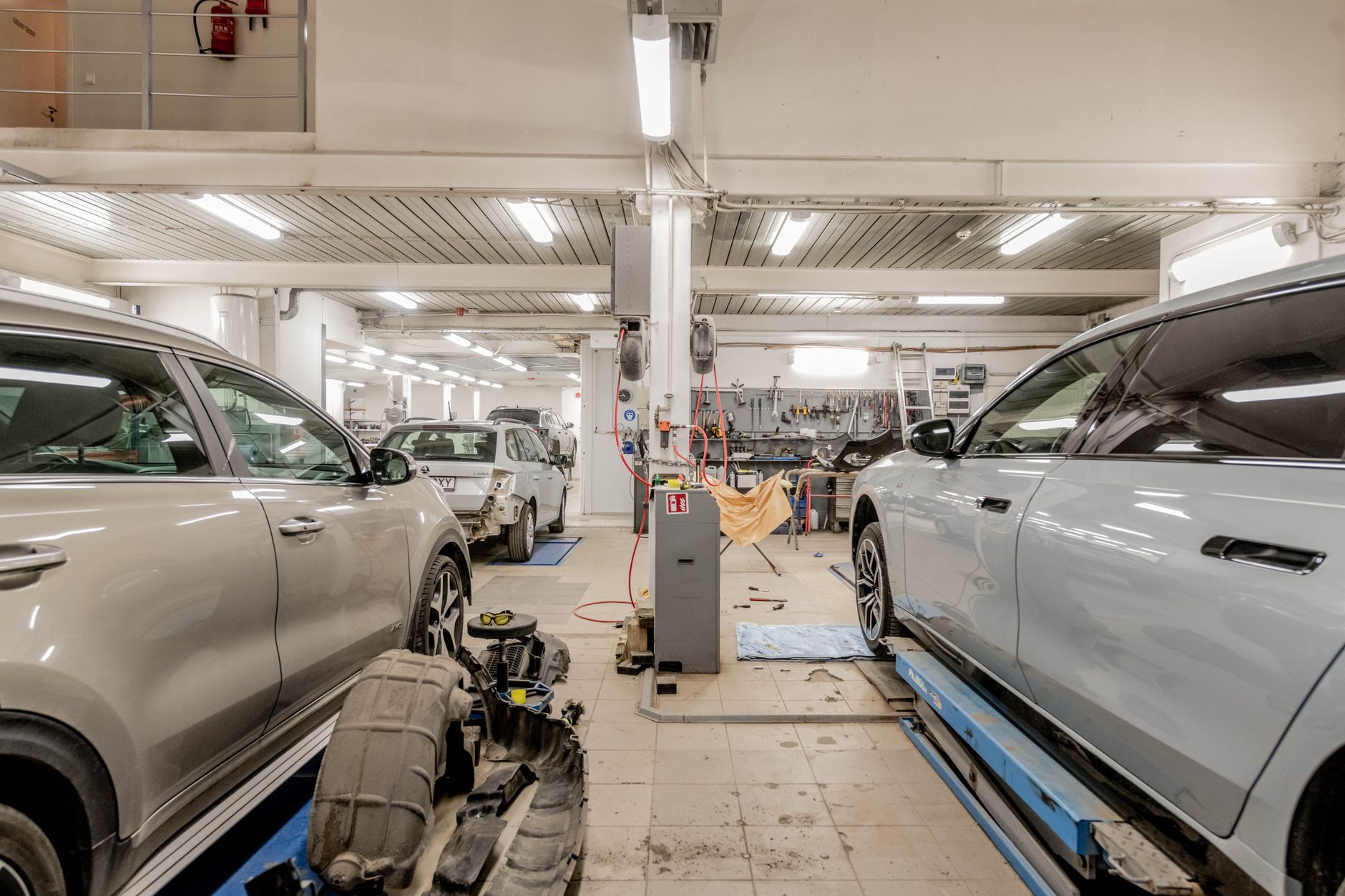 Interiér dílny Apex Tuning v Praze 10