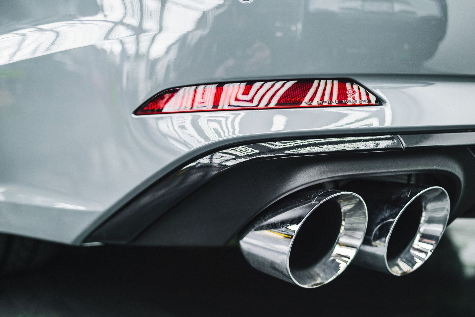 Downpipe bez katalyzátoru 3 palce pro 2.0 TSI